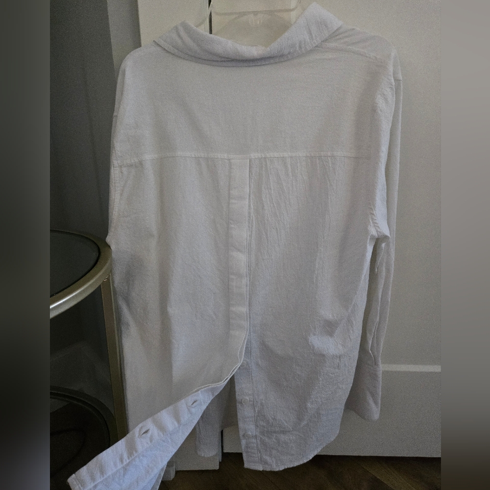 Sovere Button Down Top, Size Small - Picture 4 of 4